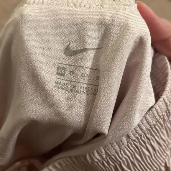 Nike xs pink shorts - Picture 5 of 5